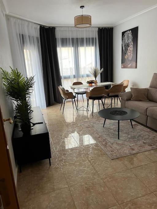 Luxury Port Apartments Торрев'єха Екстер'єр фото